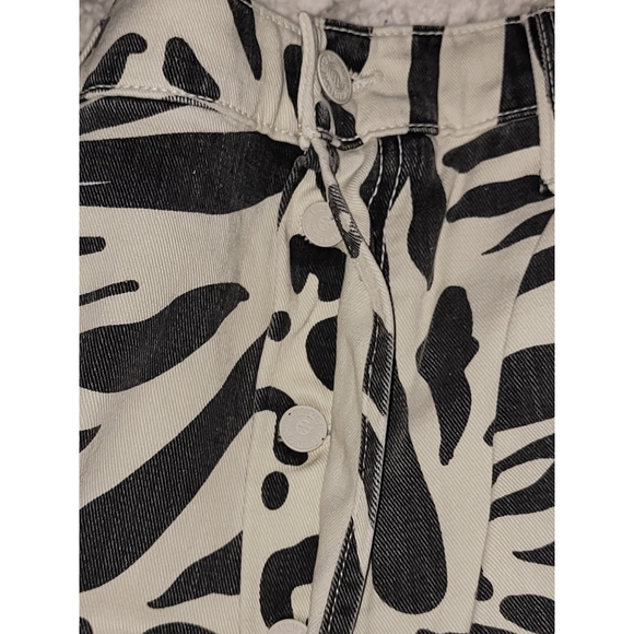 Free People MOTHER High Waisted Curbside Heel Jeans Size 33 - Picture 7 of 9